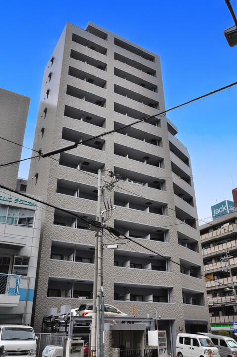 Osaka Sakuranomiya Station 8 Min Walk! South East Corner Unit with Tenancy – Triple Line Access Rental Property (3)