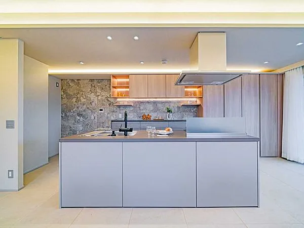 Tokyo Omotesando Station 5 Min Walk! Top Floor Duplex 2LDK, Fully Renovated Luxury Residence in 2026! (16)