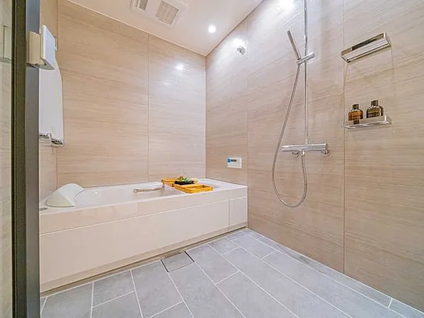 Tokyo Omotesando Station 5 Min Walk! Top Floor Duplex 2LDK, Fully Renovated Luxury Residence in 2026! (17)