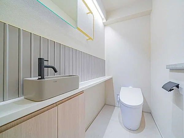 Tokyo Omotesando Station 5 Min Walk! Top Floor Duplex 2LDK, Fully Renovated Luxury Residence in 2026! (19)